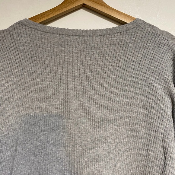 ELLE Ribbed V-Neck Sweater – Grey – XL - Picture 7 of 10